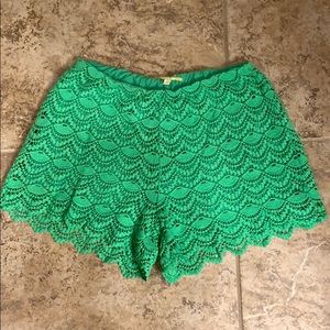Gianni Bini green lace shorts size medium
